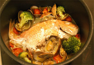 スープまでおいしい鯛のアクアパッツァの画像