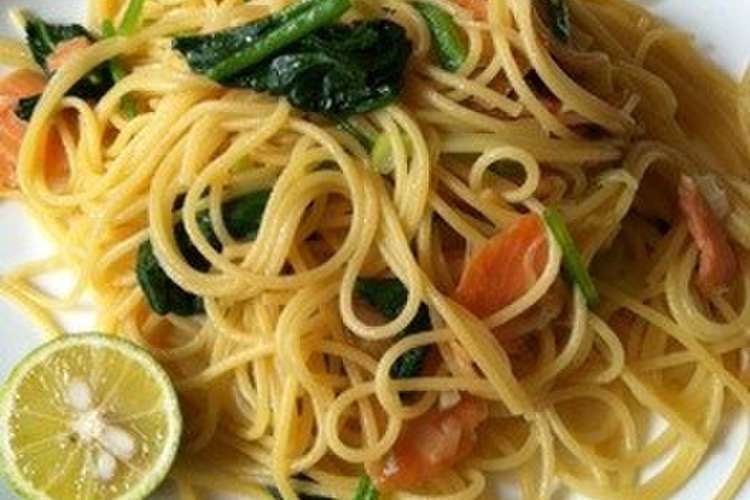 ほうれん草とスモークサーモンの和風パスタ レシピ 作り方 By にゃあちゅう クックパッド 簡単おいしいみんなのレシピが350万品