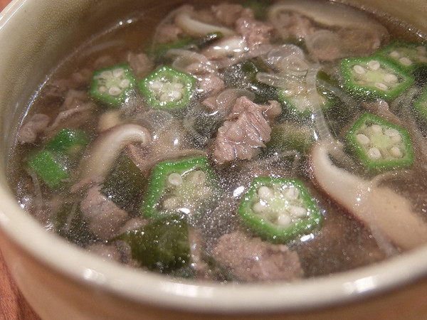 牛肉のわかめスープ
