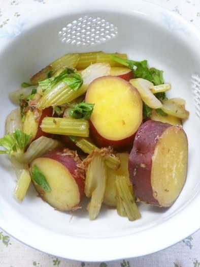 さつま芋とセロリの煮物の写真