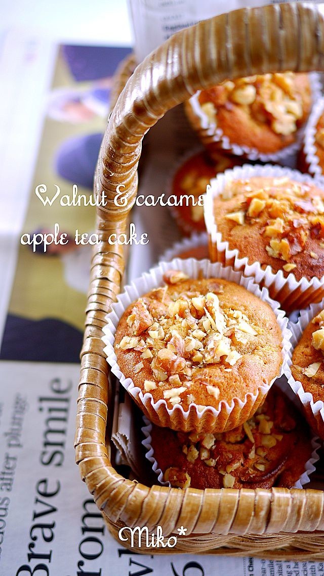 胡桃とカラメル林檎の紅茶ケーキの画像