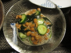 納豆とわかめと胡瓜の酢醤油和え