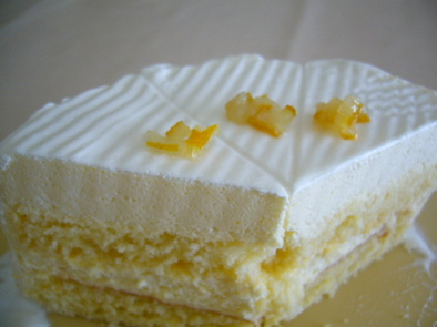 初夏にさっぱりと♪レモンムースのケーキの写真