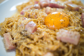 チキンラーメン本格カルボナーラ