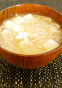 えのき・絹豆腐・長芋の色白美人なお味噌汁