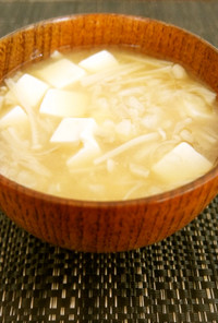 えのき・絹豆腐・長芋の色白美人なお味噌汁