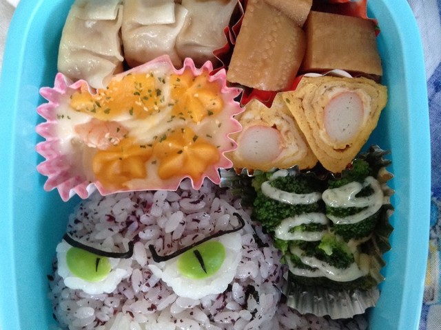 オレカバトルでタマゴン キャラ弁 レシピ 作り方 By わゆwow クックパッド 簡単おいしいみんなのレシピが356万品