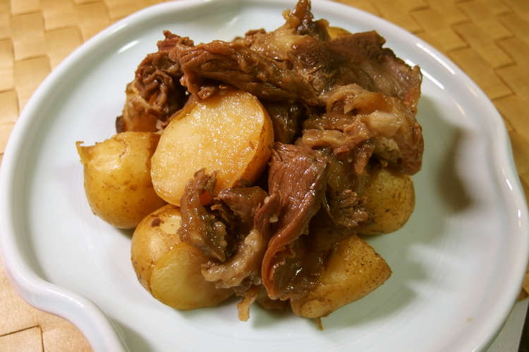 牛すじとじゃがいものじっくり煮込み レシピ 作り方 By Rikosan クックパッド 簡単おいしいみんなのレシピが365万品
