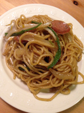 バジルソーセージのソース焼きそば