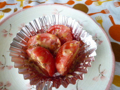 お弁当に♪ミニトマトの粒マスタード和えの写真