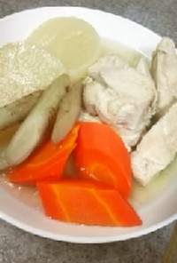 塩蒸しの鶏は超美味！野菜とスープ煮に。
