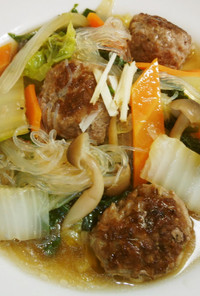 白菜と肉団子の中華風スープ　春雨入り♬