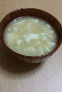 くずし豆腐とえのきのお味噌汁