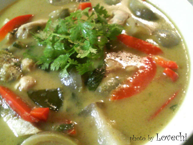 タイ料理 チキングリーンカレーの画像