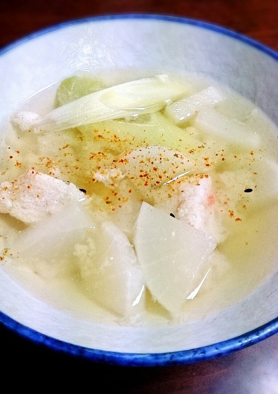 大根と白身魚のすりみのお味噌汁の画像