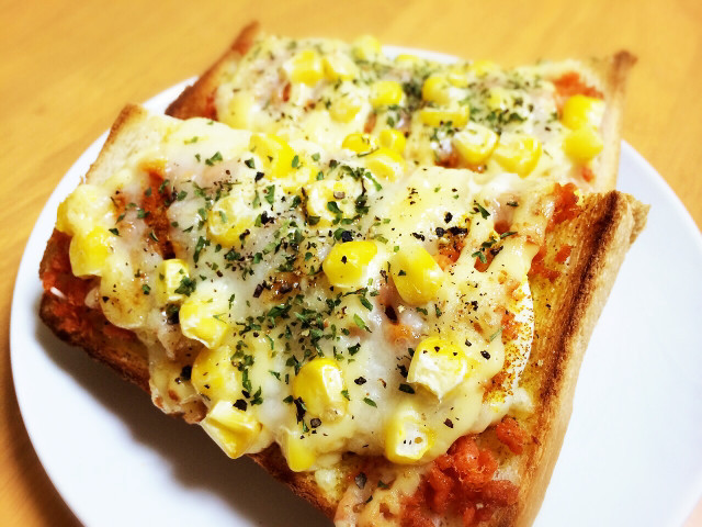 朝食に♫鮭マヨコーンのカレー風味トーストの画像