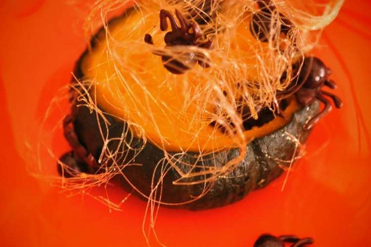 ハロウィン 糸飴で蜘蛛の巣デコレーション レシピ 作り方 By Littleball クックパッド 簡単おいしいみんなのレシピが355万品