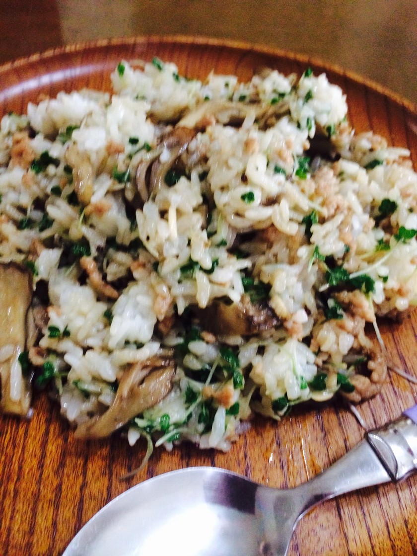 舞茸と挽肉、ブロッコリースプラウトの炒飯