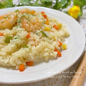 炊飯器におまかせ＊簡単＊えびピラフ♬