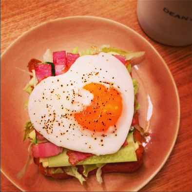 朝ゴハンに♡BLTE♡トーストの写真