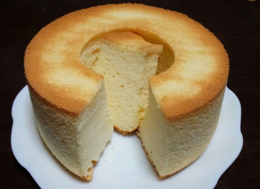 ほんのりチーズのシフォンケーキの画像