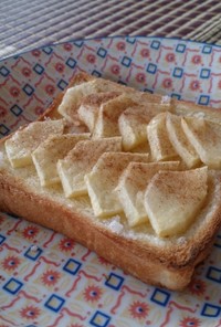 アップルパイ風バタートースト