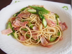 アスパラとベーコンの和風パスタ