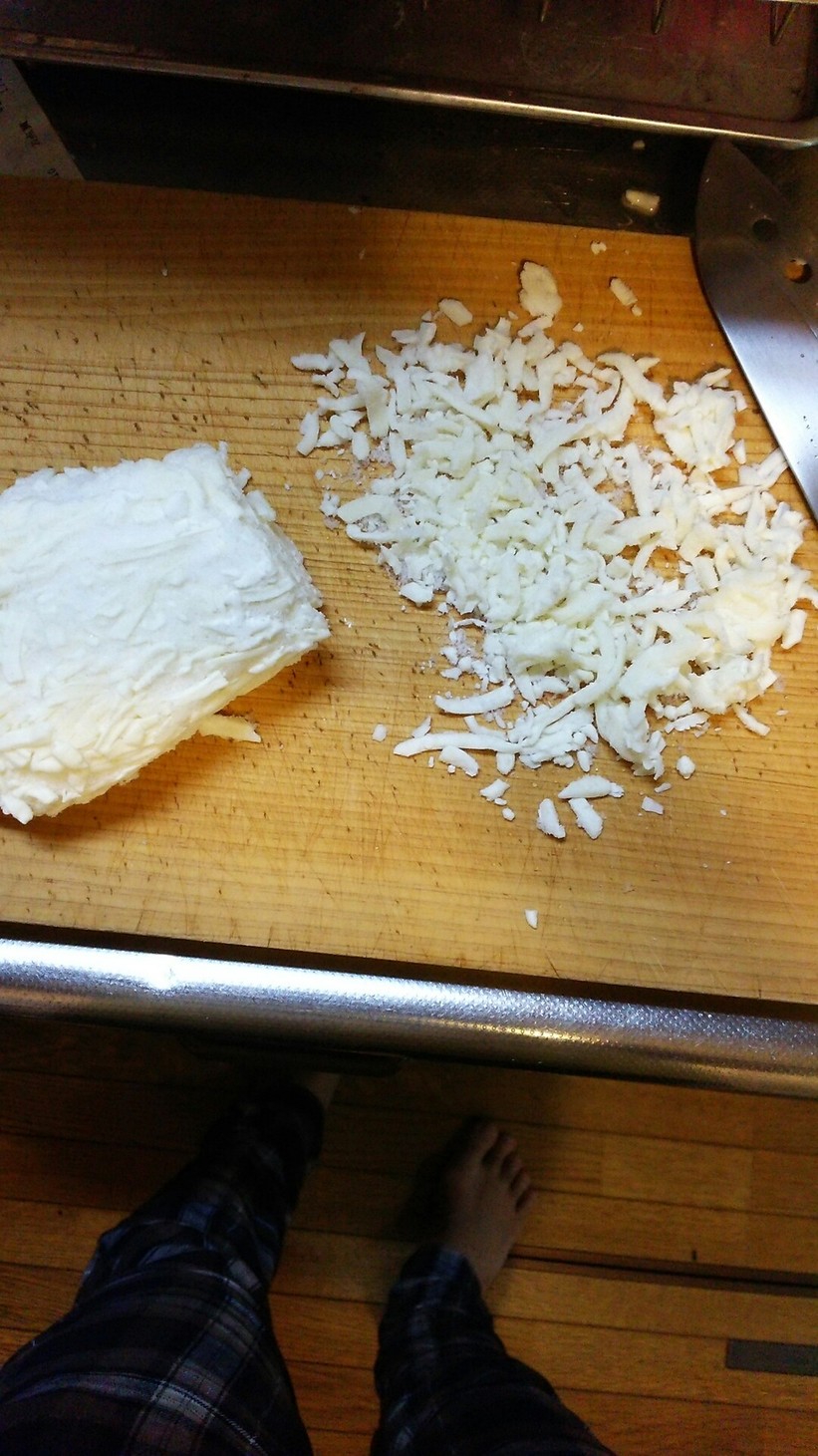固まったチーズの再生の画像