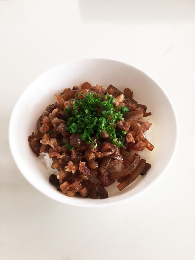 めちゃうま牛すじこん丼（応用力抜群）の写真