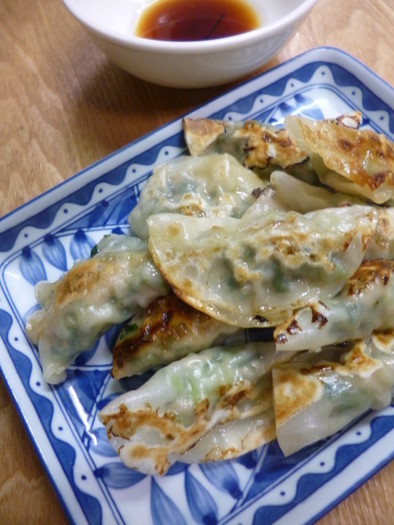 タアサイ入り・焼き餃子の写真