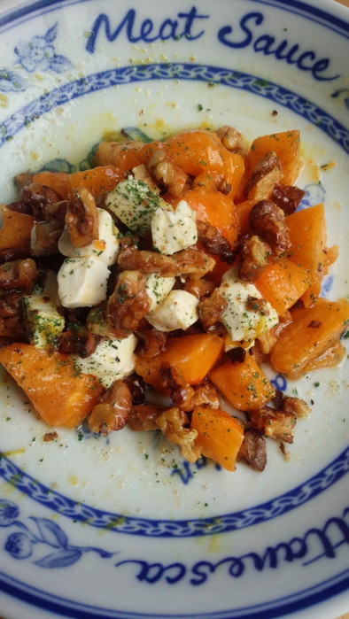 秋味♡柿と胡桃とクリームチーズのサラダの写真