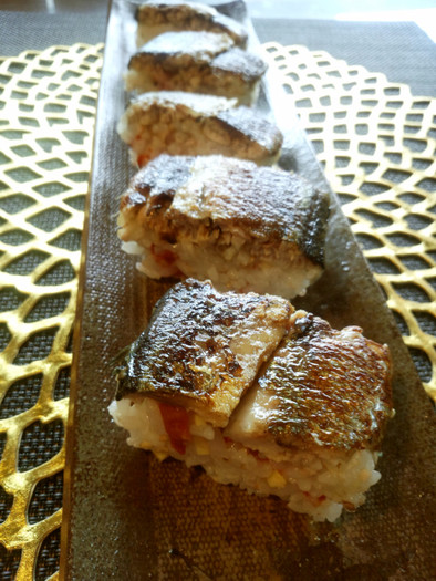 焼き秋刀魚de棒寿司の写真