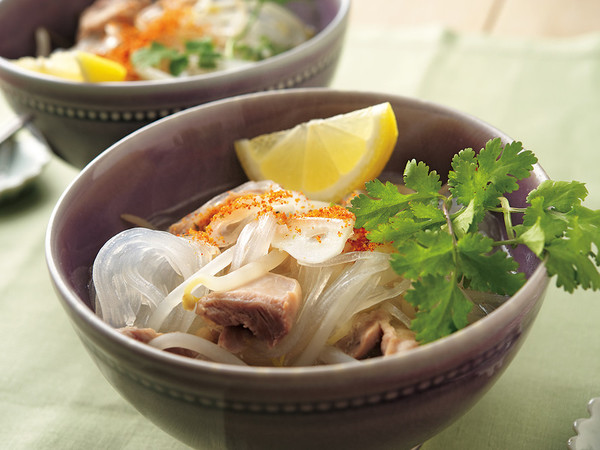 タイ風鶏だし汁うま辛麺