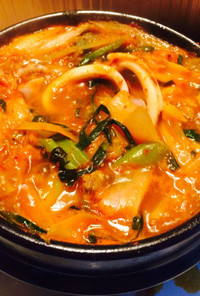チゲ鍋 韓国風 海鮮です ♪