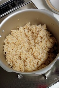 自家製発芽玄米の圧力鍋炊き