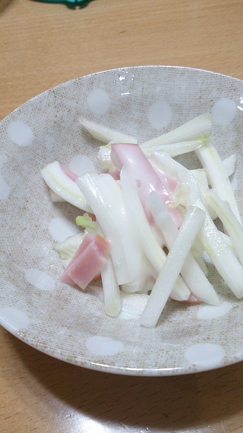 白菜大量消費！白菜の芯とハムのサラダの画像