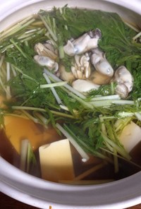 簡単シンプル☆牡蠣のダシを味わう醤油味鍋