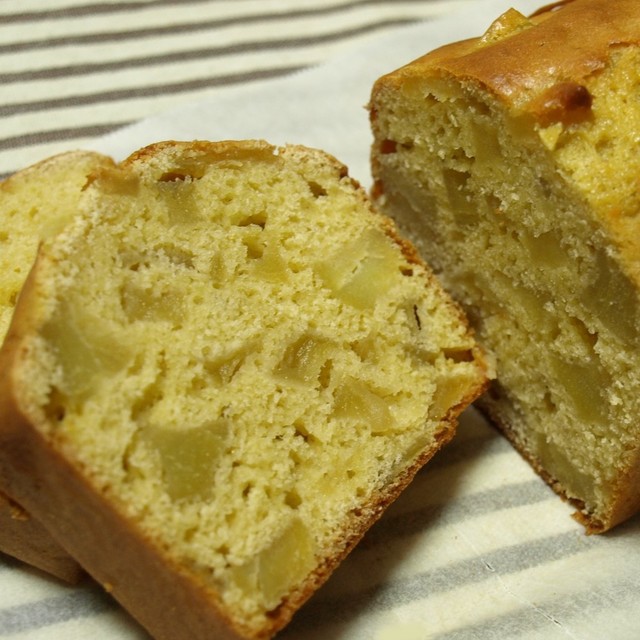 さつまいもとリンゴどっさりパウンドケーキ レシピ 作り方 By めぐみの郷 クックパッド 簡単おいしいみんなのレシピが350万品