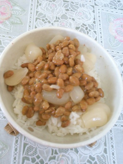 らっきょう納豆ご飯の写真
