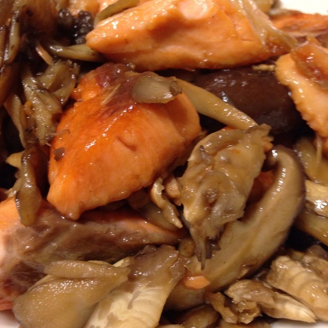 鮭ときのこの甘辛炒め レシピ 作り方 By サチフル27 クックパッド 簡単おいしいみんなのレシピが355万品