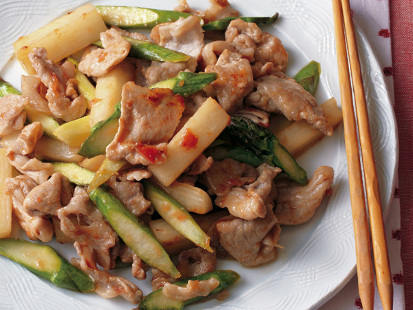 豚肉とアスパラの梅風味炒め