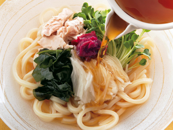 せん切り長いもとささ身のぶっかけうどん