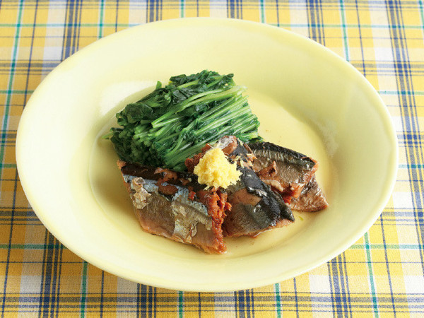 さんま缶と豆苗の甘酢がけ
