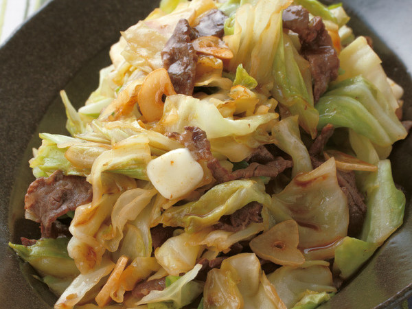 キャベツと牛肉のバターしょうゆ炒め
