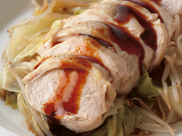 鶏肉とキャベツのフライパン蒸し オイスターだれ