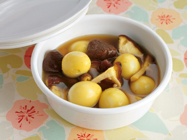 うずら卵としいたけのカレーピクルス