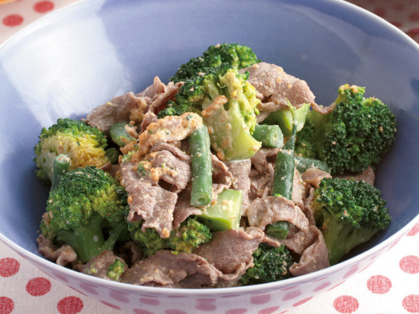 牛肉とブロッコリーのごまマヨあえ
