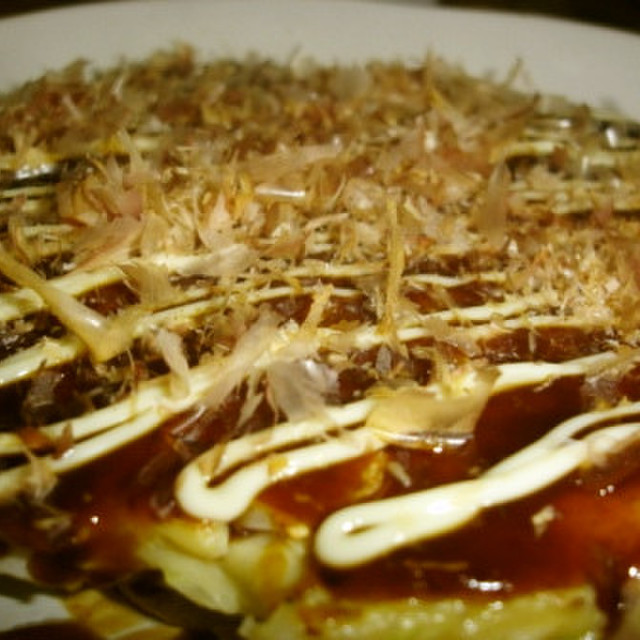 水で溶くだけで簡単に美味しい関西風お好み焼きの生地ができます フリーズドライの山芋をたっぷりと使う事で 食感も良く 生産国 日本 しっとりしながらもふんわりとしたハリのある焼き上がりになります 内容量