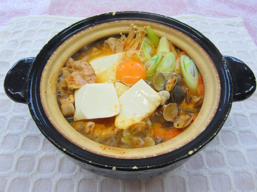 スンドゥブ風キムチ鍋の画像