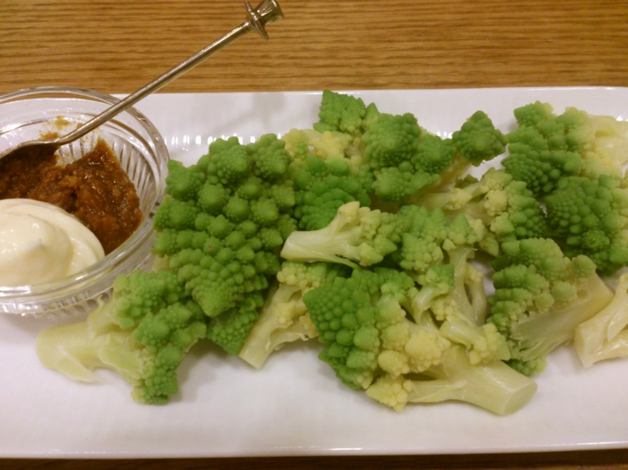 うずまきブロッコリーの味噌マヨ和えの画像